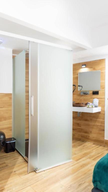 Ilustre Rooms Malaga Bilik gambar
